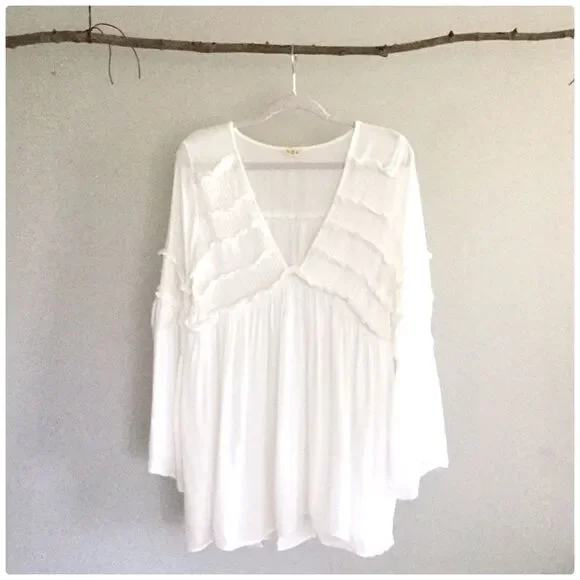 𝅺off White Tunic with Ruffle Detail & Bell Sleeves - Picture 12 of 13
